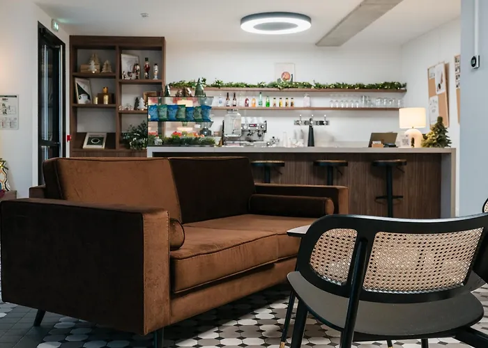 Beau M Paris Hostel
